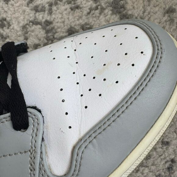 Air Jordan 1 Mid Light Smoke Grey Men’s Size 11.5 main image 7